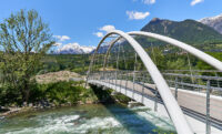 Brücke über die Passer im Passeirertal bei Meran (Südtirol)