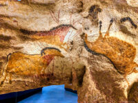 Reproduktionen der Höhlenmalereien von Lascaux