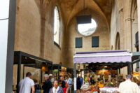 Sarlat la Caneda: in der ehem. Kirche findet der Spezialitätenmarkt statt