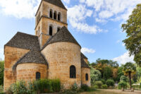 die eindrucksvolle Kirche von St. Leon sur Vézère