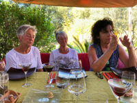 so ist Urlaub am schönsten: exquisites Essen in geselliger Runde