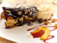 Inselessen: ein l´Eclair als Nachtisch